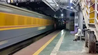 WCAM3 vs WAP7 : Who had a great skip?| Tapovan Express&Vivek Express on it's way towards Destination