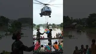 Army Women Distribute Food from Helicopter in Flood-Hit Village🚁🍛 | Compassion and Couragein Action
