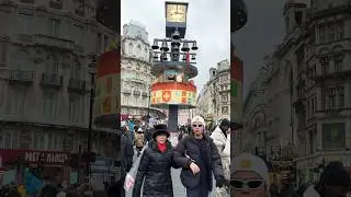 Swiss Glockenspiel - Musical Clock #viral #viralshort #viralvideo #shorts #london #trending #uk