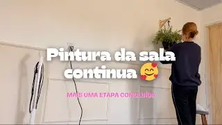 UM DETALHE NA PAREDE FAZ TODA A DIFEREN&Ccedil;A (Pintei o Boiserie, rodap&eacute; e iniciei as portas) 