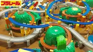 【プラレール】どきどきマウンテンと大曲線レールを使って新しいレイアウトにチャレンジ