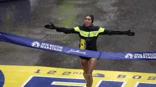 1st American woman wins Boston Marathon in 33 years