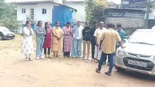 കുട്ടികൾ കുറേപേർ ഒരുമിച്ച് ഗ്രൗണ്ടിൽ വന്നപ്പോൾ ഒരു തിയറി ക്ലാസ്സ്‌ എടുത്തേക്കാമെന്ന് കരുതി.