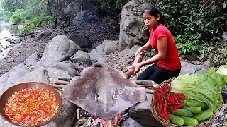 Grilled stingray with chili sauce and vegetable for eating in forest