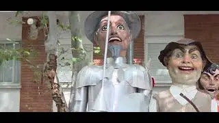 PARADA DE LOS GIGANTES Y CABEZUDOS EN LA AVDA JUAN DE AUSTRIA DE ALCALÁ DE HENARES 