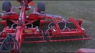 Heva grassroller bij G.D. de Vries te Hallum