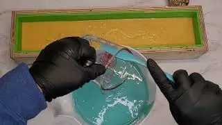 Making & Cutting Muscle Relief Bar Soap - Cold Process Soap Making by Kilted Suds