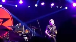 Attaque 77 - Espadas y serpientes (en vivo tecnopolis 29-8-2015)