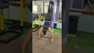 Gym Pillar Handstand Push-Ups 🔥 #gympillarhandpushup ##bodyweighttraining #handstandpushup #shorts