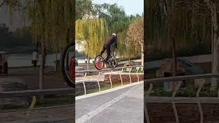 Epic Rail Balance Bike Stunt! | Extreme Trial Precision & Urban Cycling Skills 🚲🔥 #shorts