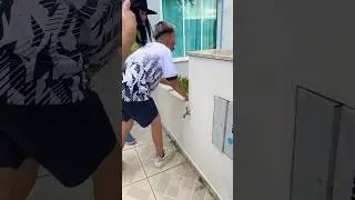 ENZO QUASE VOMITOU