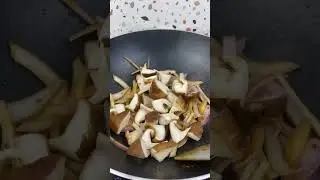 CHINESE DELICIOUS SAUCE #china #asian #chinesecuisine #asia #mushroom #broccoli @rubyssignature