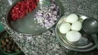 आज मैने अपने लिए अंडा करी बनाया l
