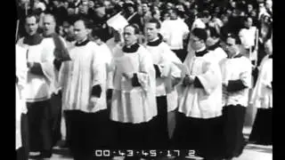 Il solenne rito di apertura della Porta Santa [1933]