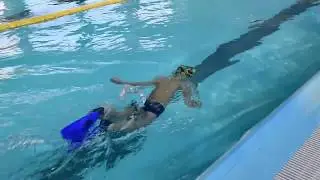 Ako sa naučiť pl&aacute;vať - 4 plaveck&eacute; sp&ocirc;soby, &scaron;tarty a obr&aacute;tky