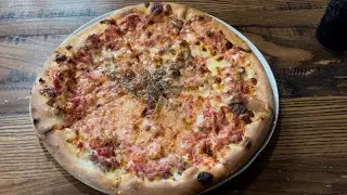 BEST of BOSTON PIZZA | Santarpio&rsquo;s