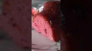 Простой клубничный торт, свежий и домашний.