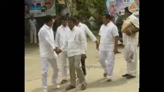 HYD : YSRCP leaders reaches Party central office for attending a meet on future plan of action