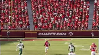 Madden 22 Kansas city Chiefs Patrick Mahomes crazy throw to Tyreek hill
