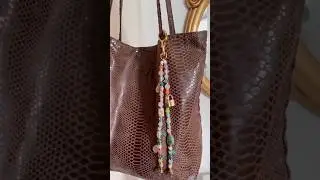 DIY bag charm / keychain 🔑 #diycrafts #bagcharm #keychain #craftideas #beading #charms #diyjewelry