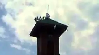 Braveheart Kashmiris hoisting Green flag in Srinagar's Lal Chowk