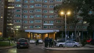 Police move in to secure COVID-19 housing commissions hotspots in Melbourne