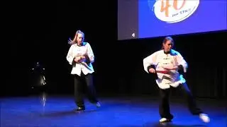 Enya en Judith Tai Chi Kung Fu Fan form