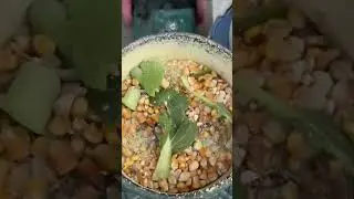 Corn crushing and shaping in small pellets #machine #factoryproducts #crafts
