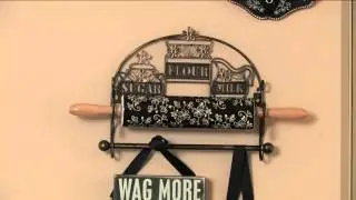 Temp-tations Antique Gold Rolling Pin Towel Holder with Mary Beth Roe