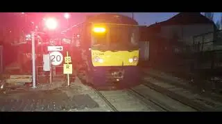 19/12/25 Southeastern 376 024 metro Slade green railway station Eltham 
