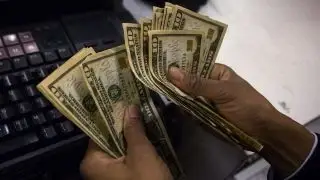 Wages still stagnant, June jobs report shows