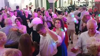  Potańcówka karnawałowa z tak wspaniałe bawiącą się liczną grupą tancerzy rzadko się zdarza