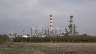 US sanctions Serbia's main oil supplier, which is controlled by Russia