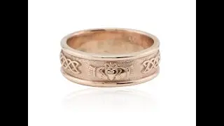 Traditional Claddagh Men&rsquo;s Wedding Band in 14k Rose Gold LS4275