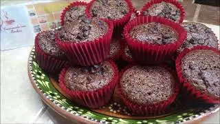 MOIST CHOCOLATE CUPCAKES