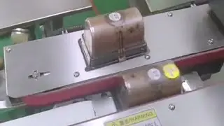 bread trays corner folding labeling machine automatic top labeller