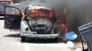 Fusca pega fogo em BR.