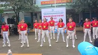 Nhẩy dân vũ . Một vòng Việt Nam - Nối vòng tay lớn .