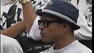 Medallo Joven Frente al Espejo. Medellín, 1994.