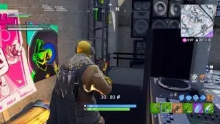 Fortnite ShowTime Challenges - &lsquo;Search A ShowTime Poster&lsquo; Location!