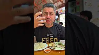 BEST chicken Rice Singapore?! We try Tian Tian in Maxwell Hawker Centre #singapore #hawkers #food