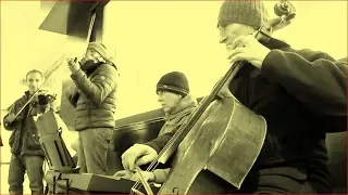 Street Musicians - Hungarian Dance n&ordm;5 + Canon in D