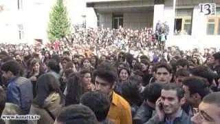 ADPU-nin tələbələri imtahanların yazılı sistemə keçməsinə etiraz edərək kütləvi aksiya keçiriblər