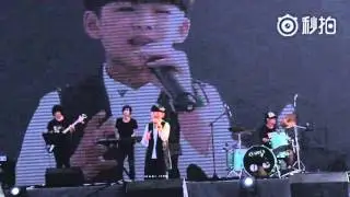 包威尔 Bao Weier - Beautiful Light (Music Festival)