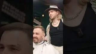 Скільки в тебе барберів працює?