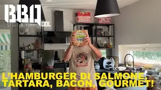 Il salmon burger con tartara e bacon: &egrave; un bun gourmet!!