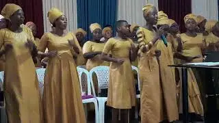 ADEPR Nyakabungo mu giterane cyo gutanga MUSA 200 ku  bataturage batabufite batuye aho rikorera.