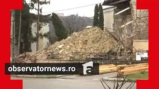 Anchete după prăbușirea turnului bisericii din Cehu Silvaniei: În ziduri au apărut recent fisuri