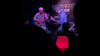 Shez Raja with John Etheridge and Guthrie Govan at Ronnie Scott&rsquo;s