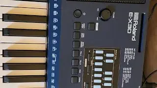 Falando  do teclado Roland E-x30 